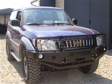 Přední pevnostní nárazník s bullbarem Toyota LC 90 Přední pevnostní nárazník s bullbarem Toyota LC 90